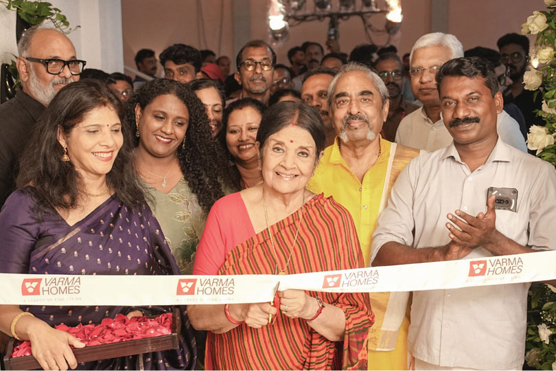 വര്‍മ്മ ഹോംസിന്റെ തിരുവനന്തപുരം കഴക്കൂട്ടത്തുള്ള ലക്ഷ്വറി അപ്പാര്‍ട്ട്‌മെന്റ് പ്രൊജക്ട്, വര്‍മ്മ സബര്‍ബന്റെ ഉദ്ഘാടനം പൂയം തിരുനാള്‍ ഗൗരി പാര്‍വ്വതി ഭായി നിര്‍വഹിച്ചു.